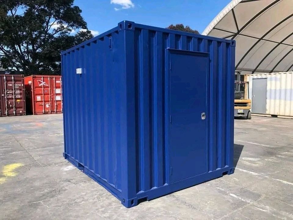 10ft storage container r12,000