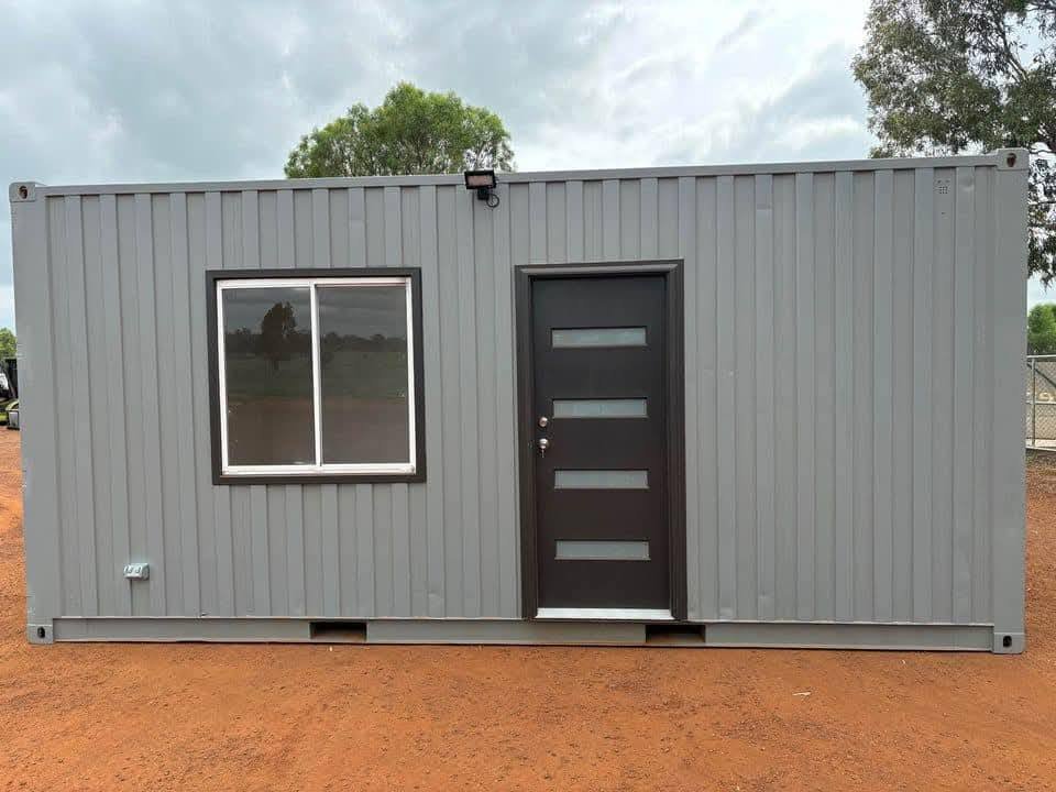 20 ft farm house(equiped) r48,000