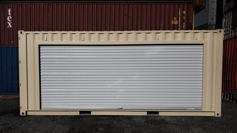 20ft container with roller door r15,000