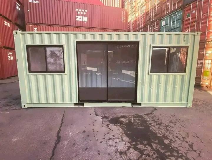 20ft converted unit r18,000