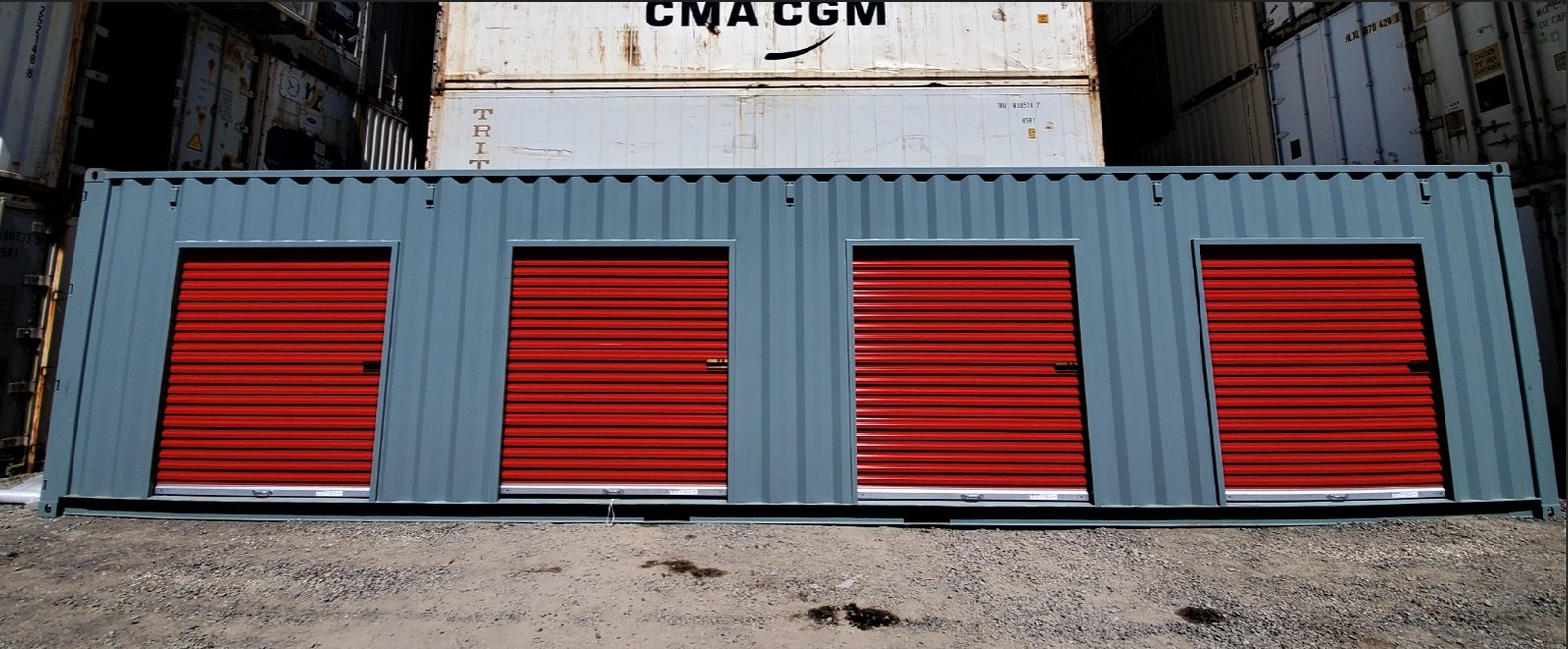 40ft container with roller door r19,000